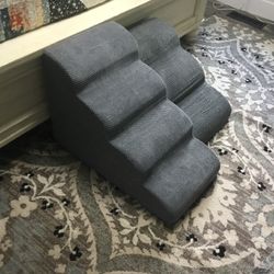 Pet Small And Medium Dog To Spent Up On Bed