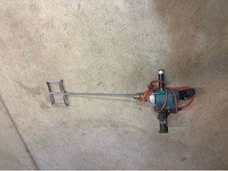 mixing drill good condition Makita 1/2 mixing drill good condition