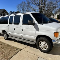 2004 Ford E-350