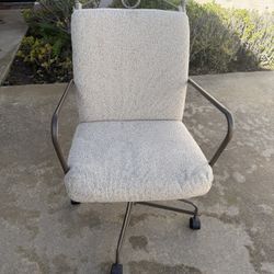 Free: 4 Dining Chairs On Rollers