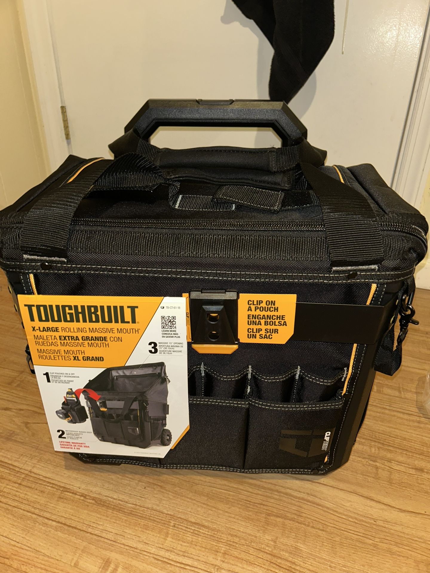 NEW Massive Mouth Toughbuilt XL Rolling Toolbag 