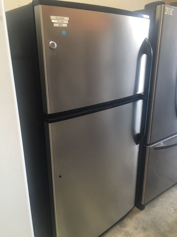 GE with ice maker 33x66 Stainless steel Refrigerator