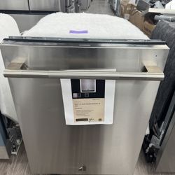 JennAir - RISE Series Top Control Built-In Stainless Steel Tub Dishwasher with 3rd Rack and 39 dBA - Stainless Steel Model:JDPSS244PL