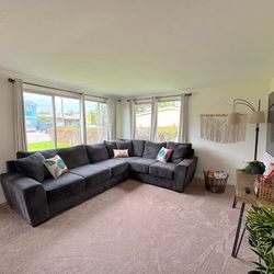 Large Gray Sectional Couch — Great Condition