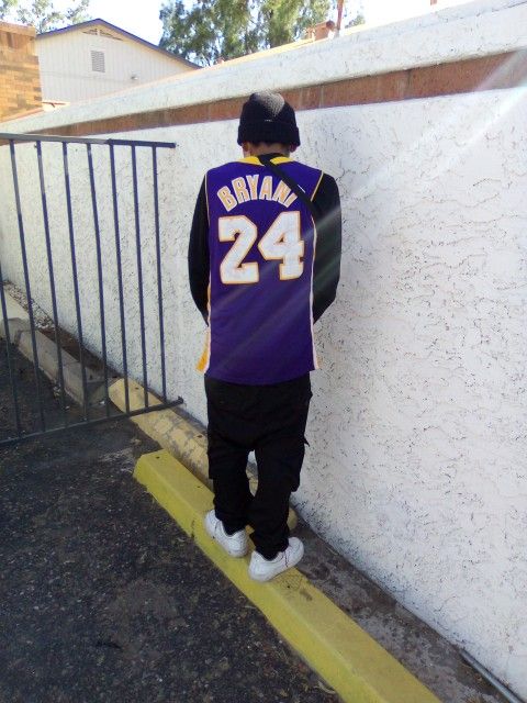 100 % Authentic 24 Kobe Bryant Adidas Jersey Color Purple