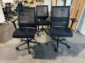 Steelcase Think Ergonomic Mesh Office Chair – Fully Adjustable Task Chair