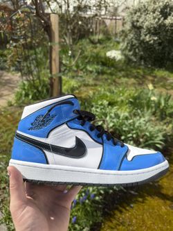 Signal Blue Jordan 1 Mid Size 9.5