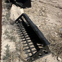 Skid loader rock Bucket 