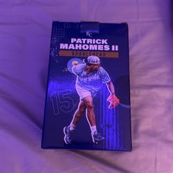Patric Mahomes royals bobblehead 