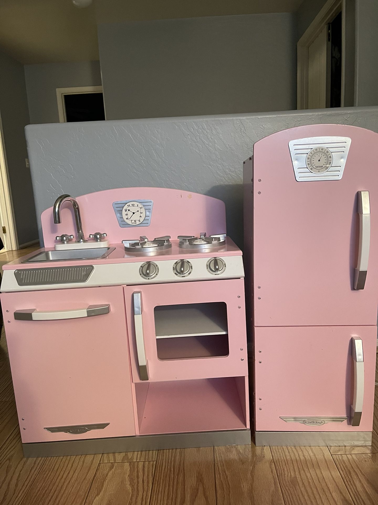 KidKraft Retro Wooden Play Kitchen and Refrigerator 2-Piece Set with Faucet, Sink, Burners and Working Knobs, Pink