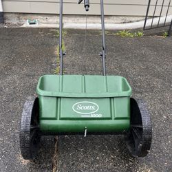 Fertilizer Spreader