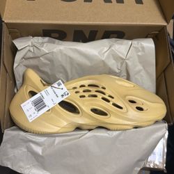 Yeezy Foam Runner Desert Sand Size 9