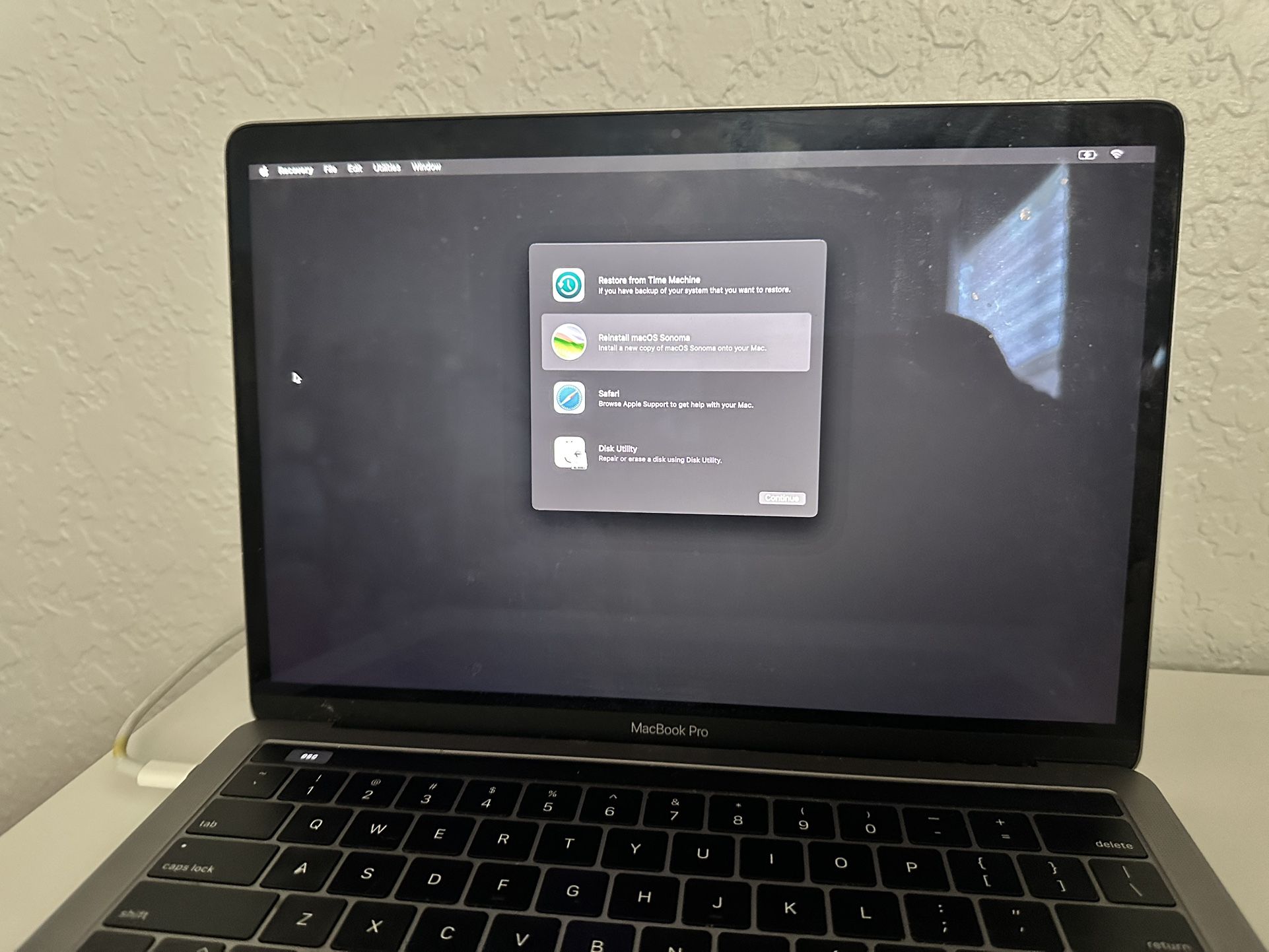 MacBook Pro A2159 2019 13in (Unlocked)