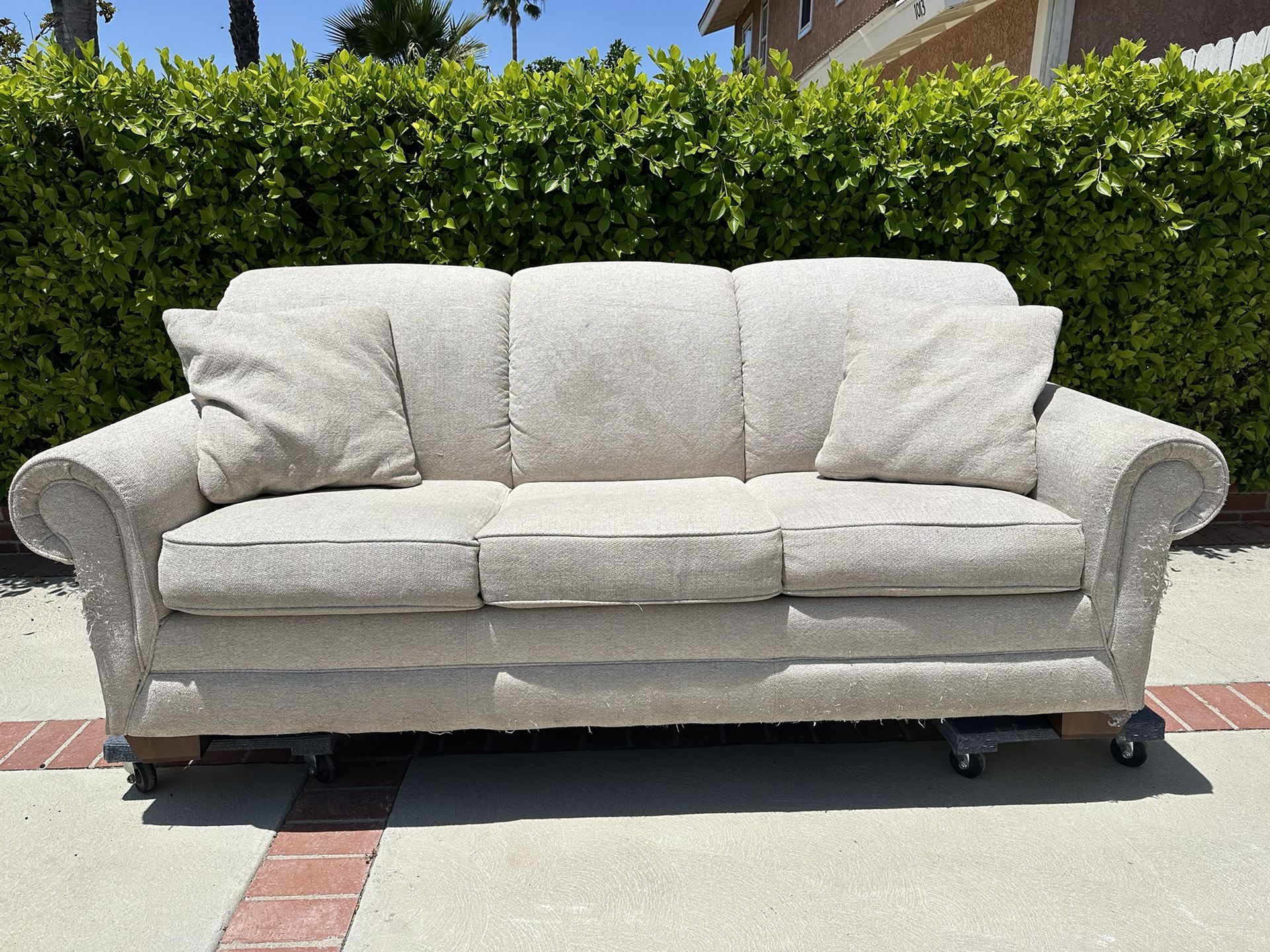 La-Z-Boy Queen Sized Sleeper Sofa