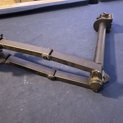 Dual Monitor Arm. 