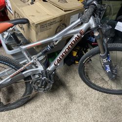 Cannondale Mountain Bike 