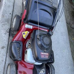 Craftsman Honda Engine Self Propelled 5.5 Perfectly Working Condition Tested Before Buy It.  150$$$ Cash 