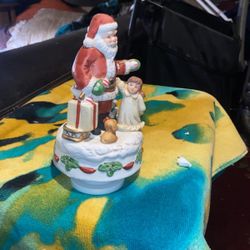 Turning Musical Santa