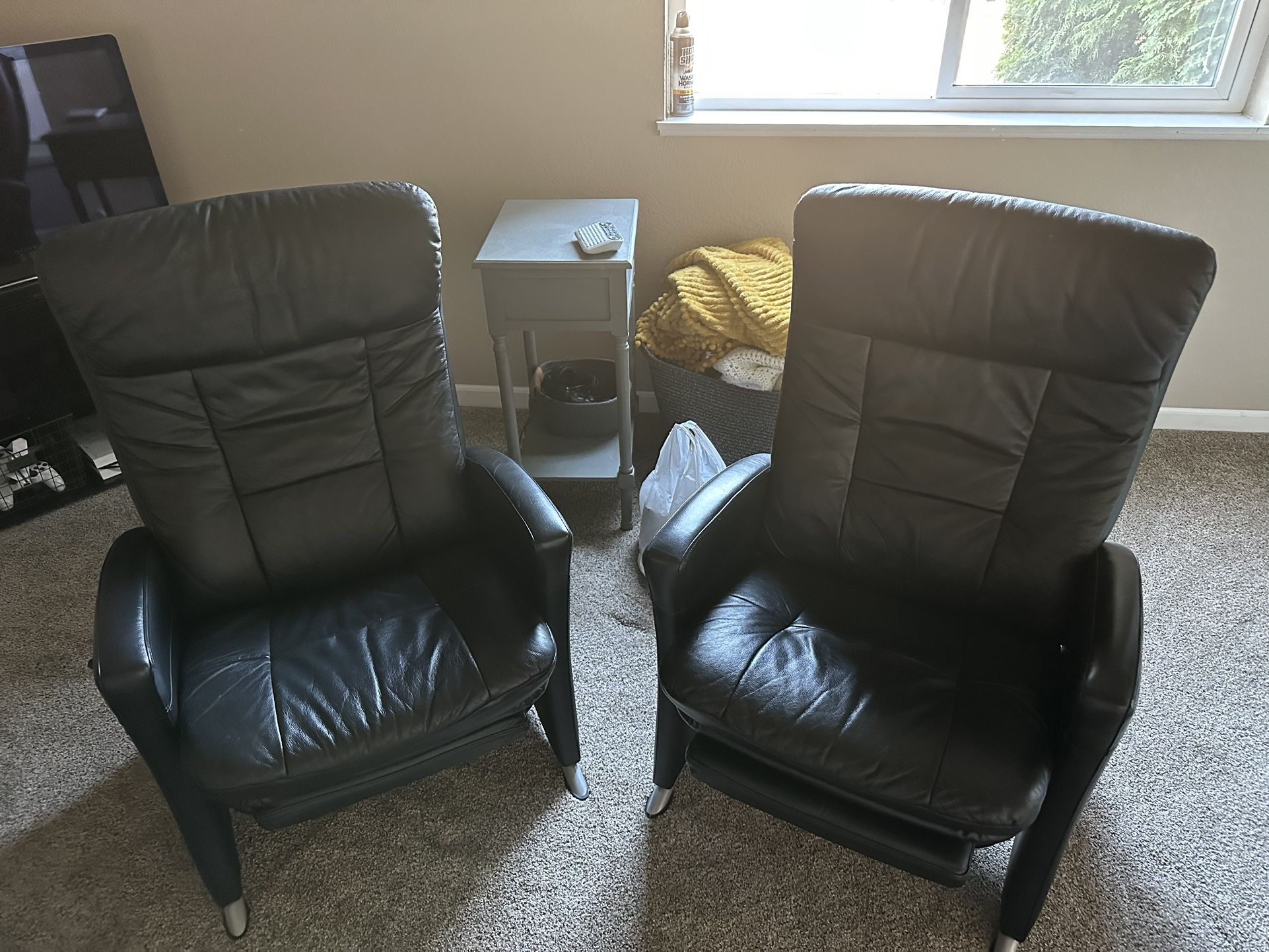 2 Black Leather Recliners