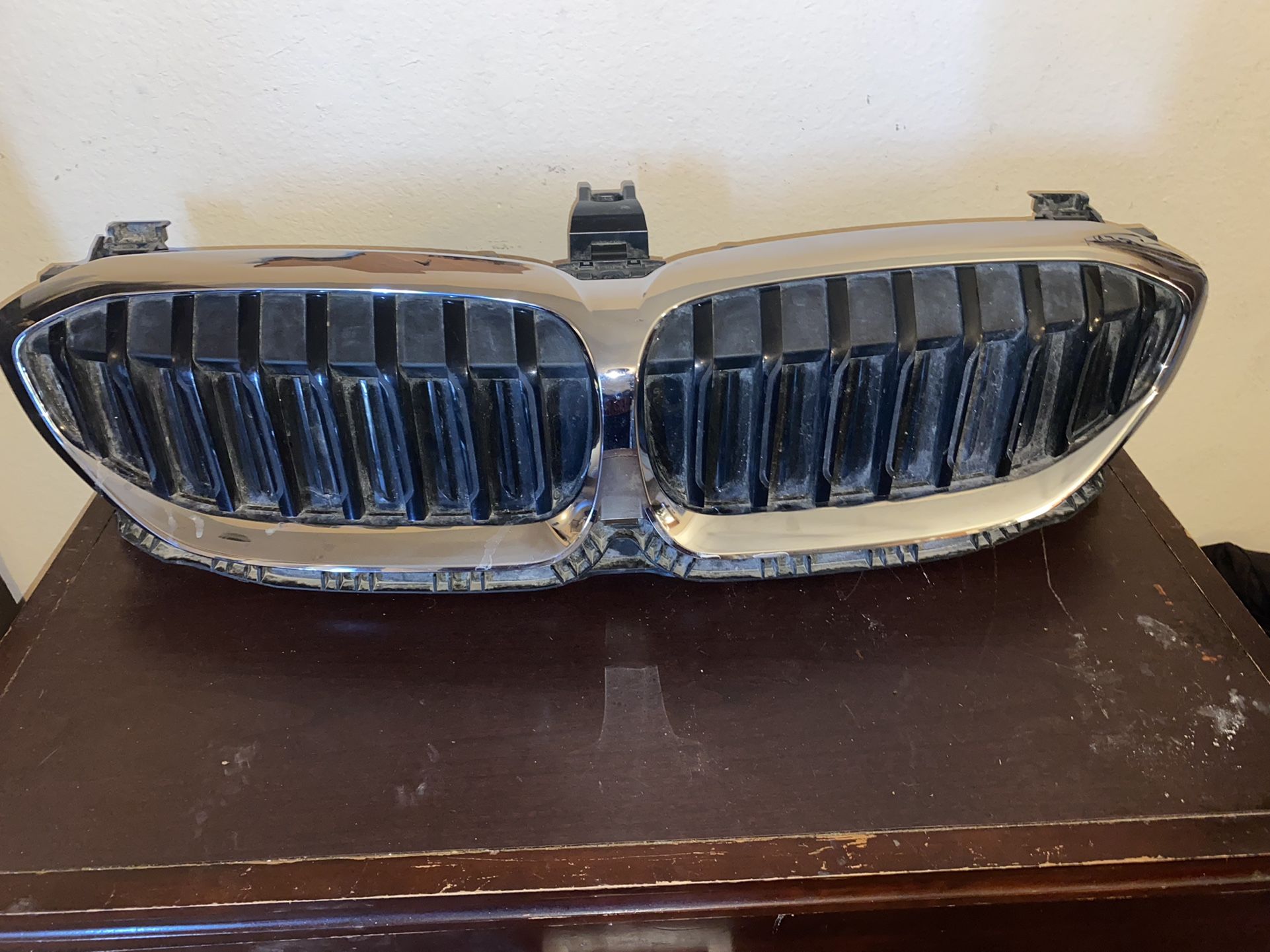 2019-2020 Bmw 3 Series Front Upper Grille & Shutter Used OEM 187 156 10 - $500 OBO