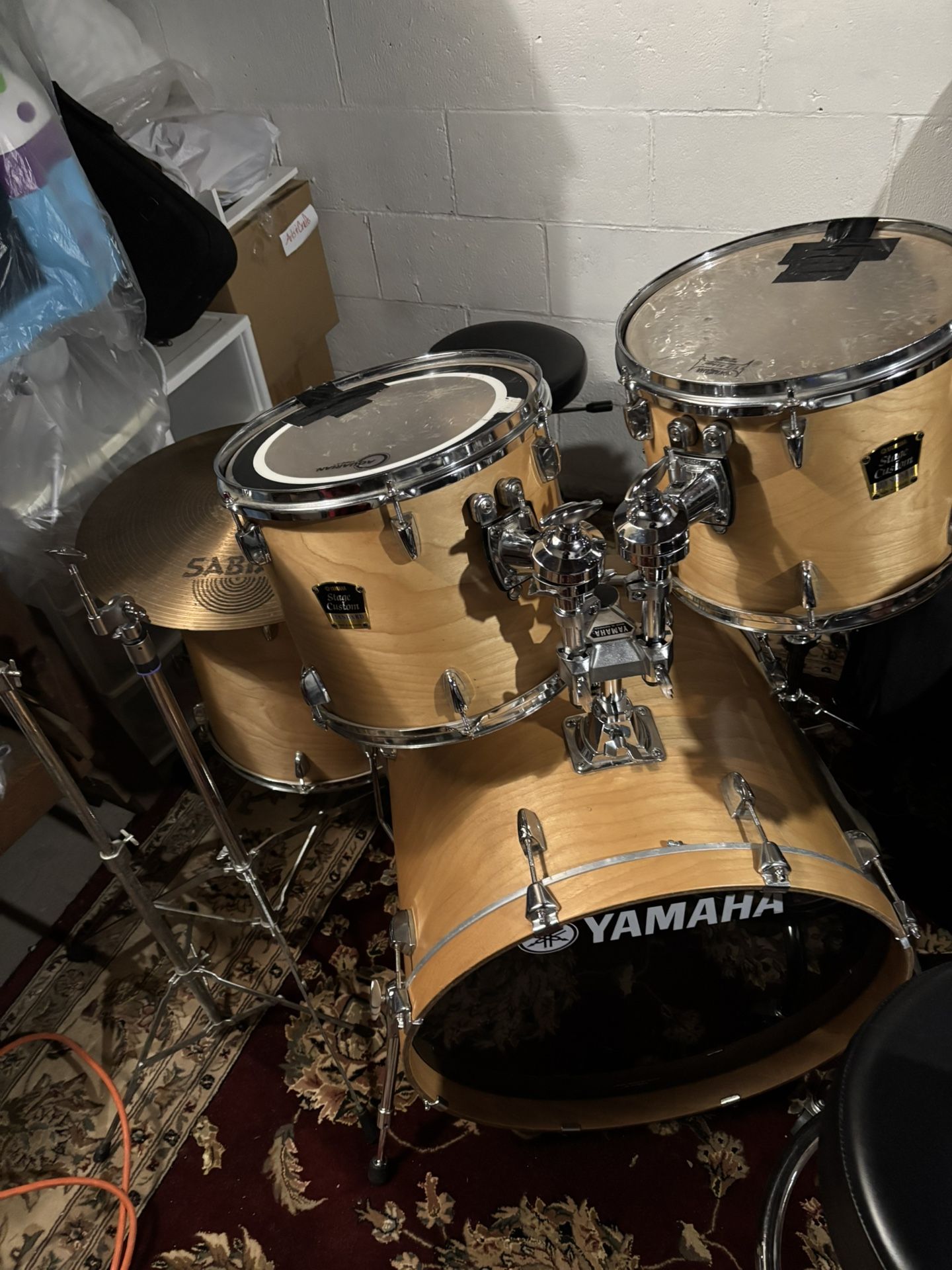 PRICE REDUCED ! Yamaha stage Custom 5 Pc Drum Set(NeedsTlc)