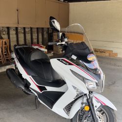 Kymco XTown 300i ABS 2021 White