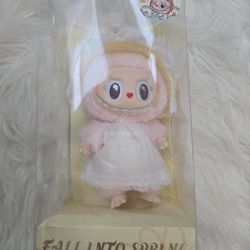 Labubu Mokoko fall into Spring close to sweet valentine pink heart nose scent