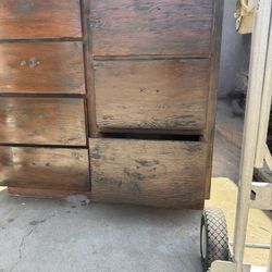 Dresser
