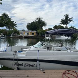 2004 hurricane Sun Deck  24’  Twin Yamaha 150 And Trailer Included 