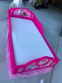 Minnie Mouse toddler bed