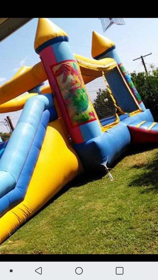 Jumping balloon con resbaladero con motor for Sale in El Paso, TX OfferUp