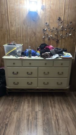 Dresser
