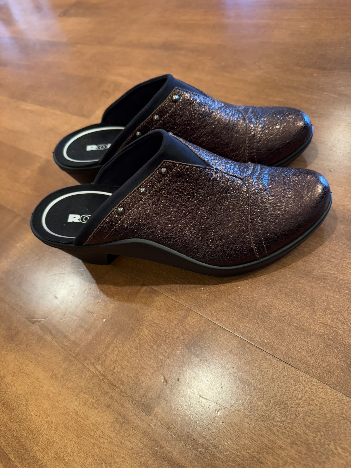 Woman’s Romika Slip On Shoes Shipping Available