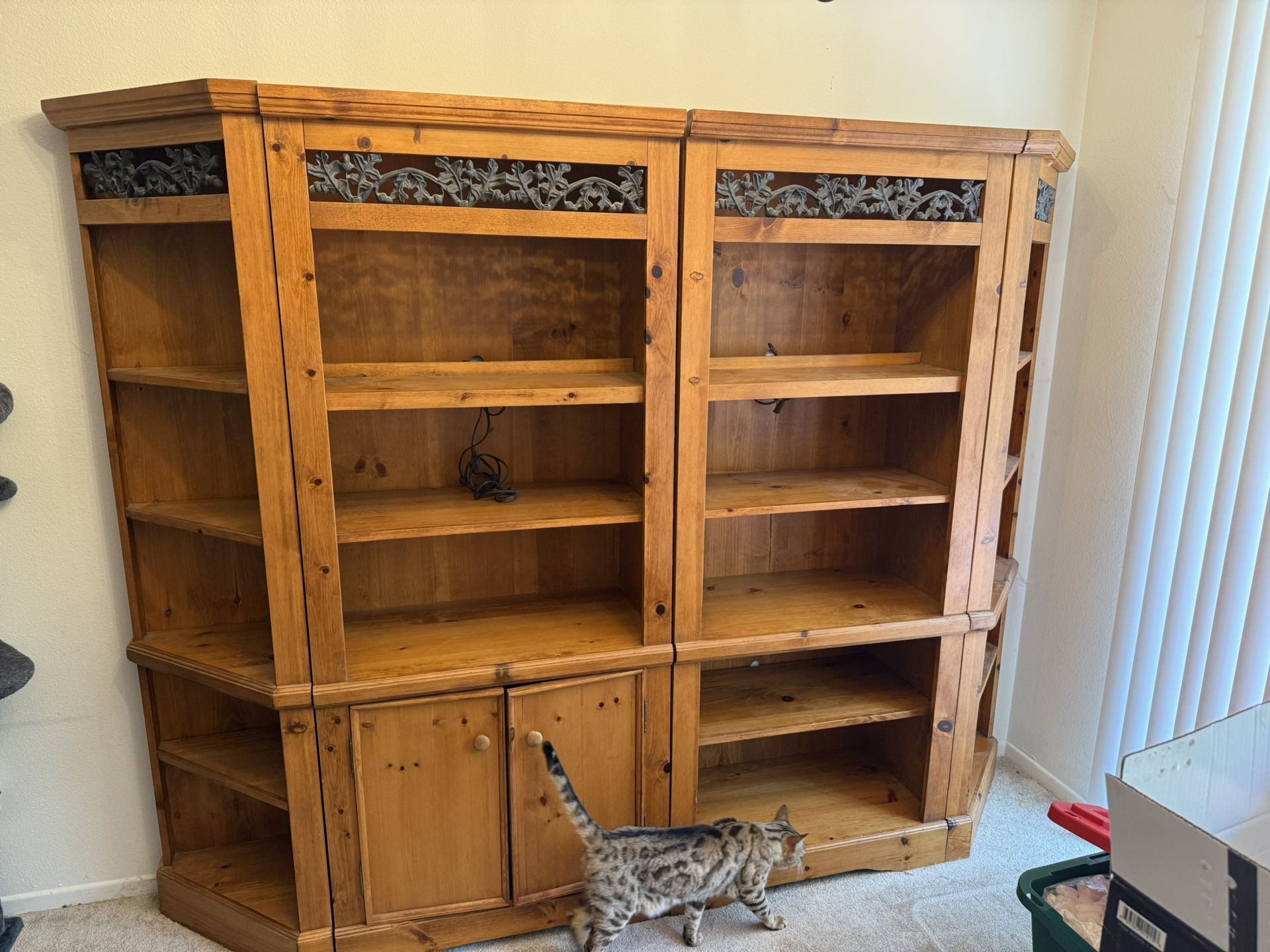 Pine Wood - Shelves/Hutch