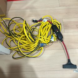 Husky 100 Ft Lighted Extension Cord 12 Gauge -and Husky 2 Ft GFCI Adapter 12 Gauge - Extension De 100 Pies Husky De 12 Gauge Y Adaptador Para  Proteci