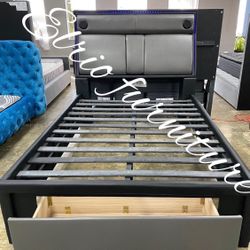 Furniture Queen Bed