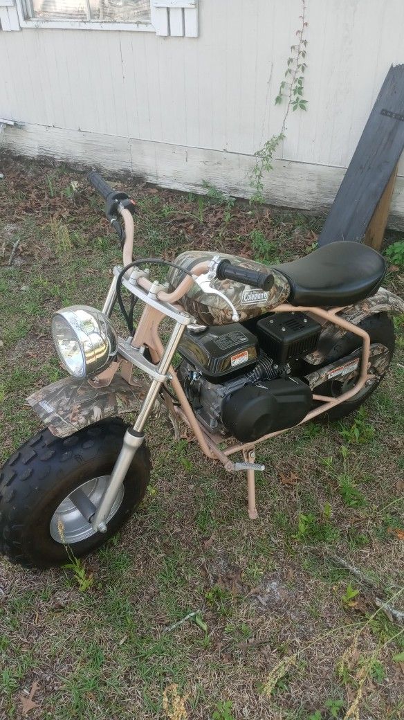  Coleman Powersports 200cc Gas Powered Camo Ride-On Mini Bike