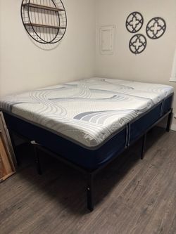Novaform Queen Mattress + Metal Bed Frame – Excellent Condition