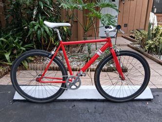 Sole Bicycle Co. Fixed Gear / Fixie / Single Speed Bike / Bicycle