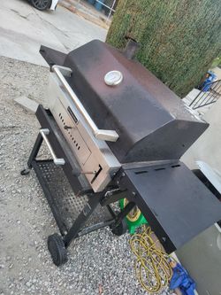 The KitchenAid Cart Style Charcoal Grill Barbecue