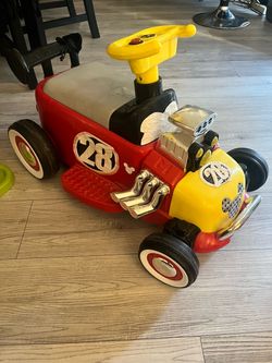 Disney Mickey Mouse Ride-On Race Car
