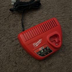 Milwaukee M12 Charger 
