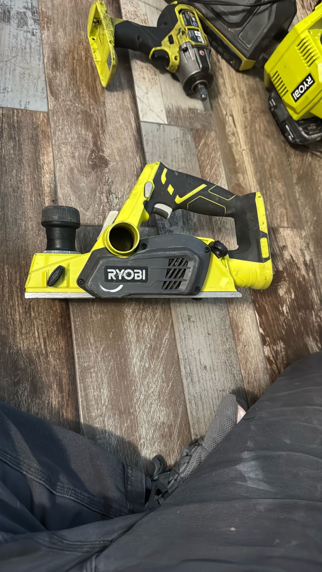 Ryobi 18V ONE+ Cordless 3-1/4 in. Planer