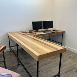 Redwood Desk, 7ft X 7ft