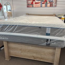 KING SIZE TEMPURPEDIC ON LIQUIDATION $699