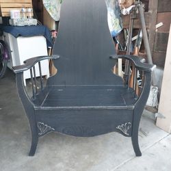 VINTAGE OAK CHAIR