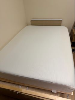 Full xl memory foam mattress + set of two bed slats form ikea
