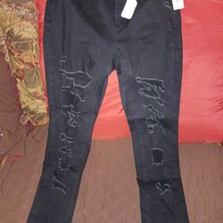 NEW Ladies RUE 21 fashion Jeans  Size 16  For $15