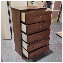 5 drawers dresser with rails / Five drawers and with rails