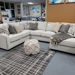 Dellara - Sectional - Pearl Silver / 4-Piece Sectional with Right-Arm Facing Chaise